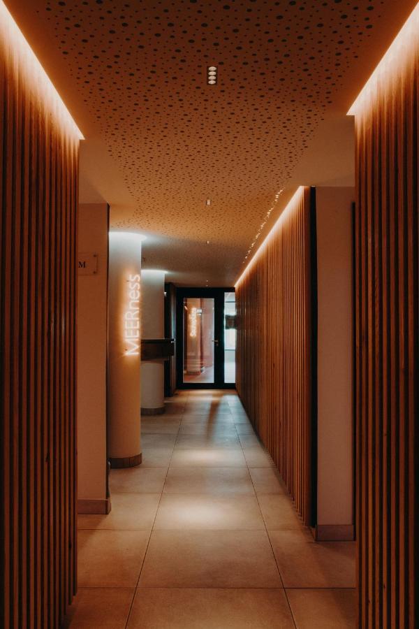 Strandhotel Ostseeblick ゼーバート・ヘリングスドルフ エクステリア 写真