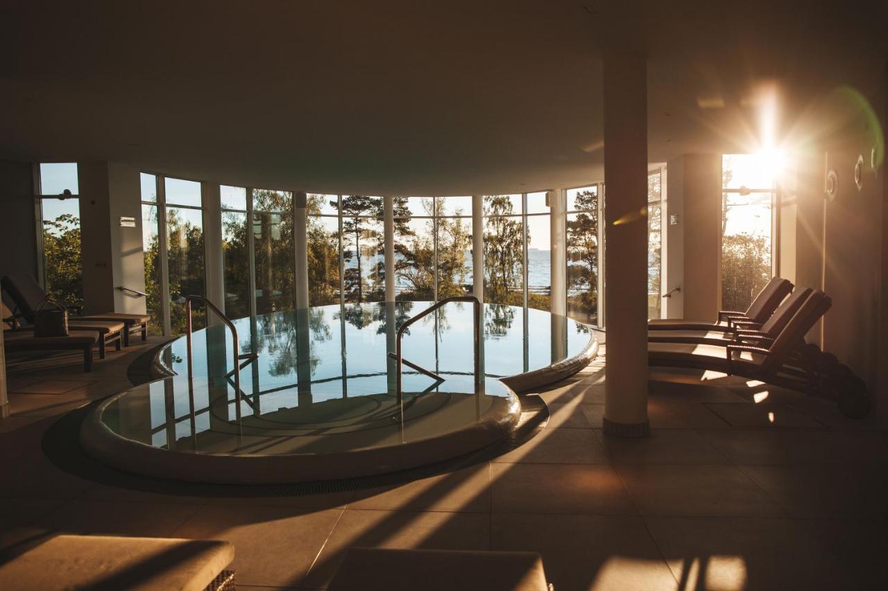 Strandhotel Ostseeblick ゼーバート・ヘリングスドルフ エクステリア 写真