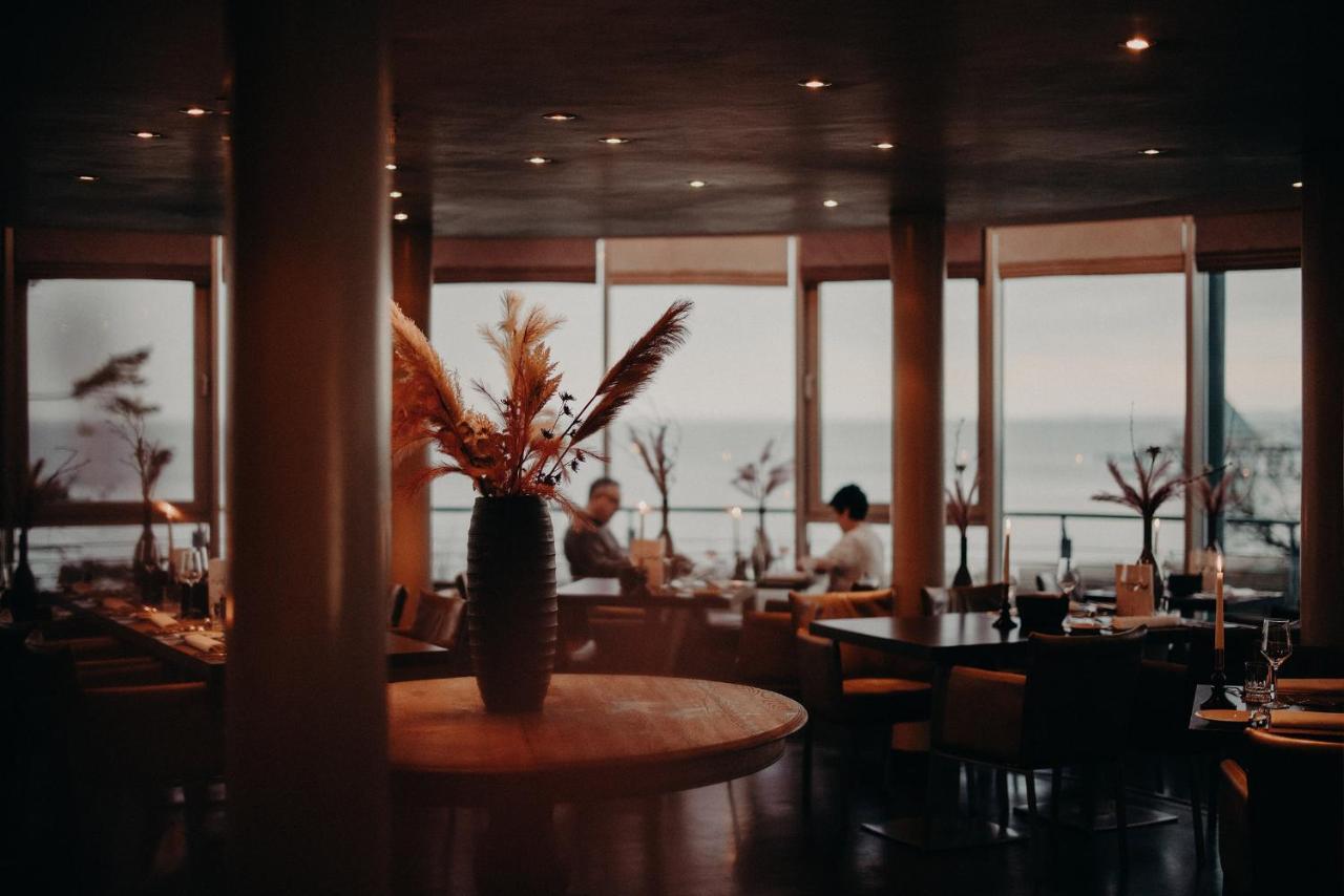 Strandhotel Ostseeblick ゼーバート・ヘリングスドルフ エクステリア 写真