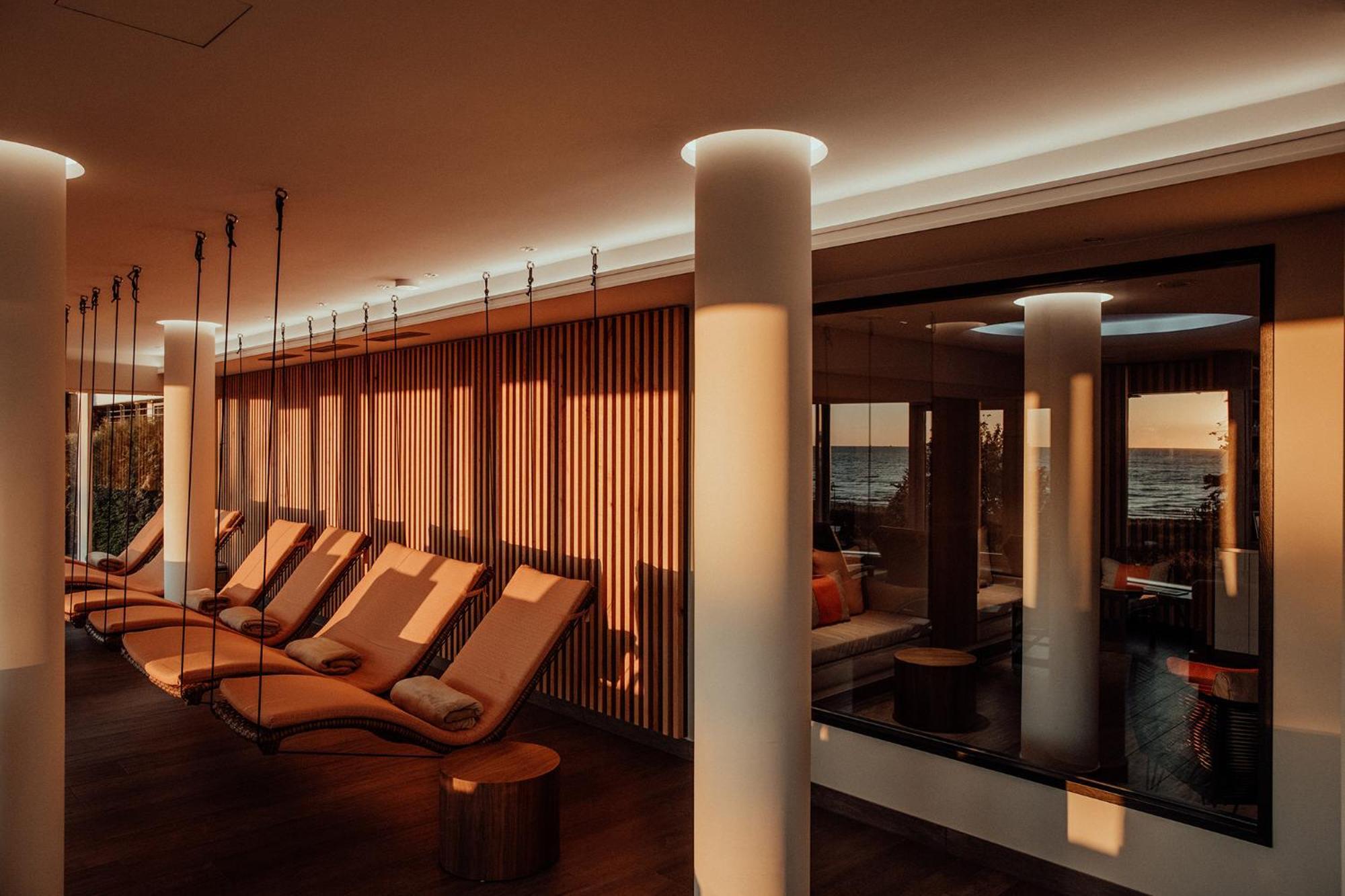 Strandhotel Ostseeblick ゼーバート・ヘリングスドルフ エクステリア 写真