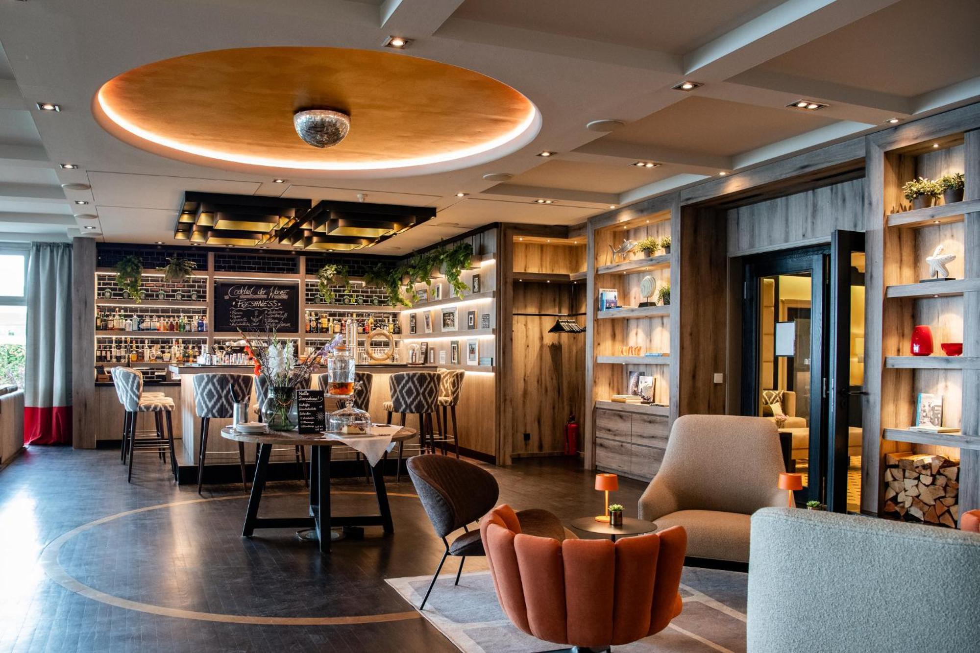Strandhotel Ostseeblick ゼーバート・ヘリングスドルフ エクステリア 写真