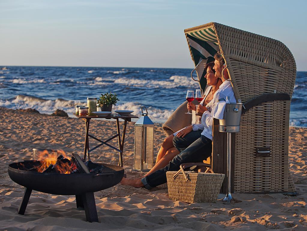 Strandhotel Ostseeblick ゼーバート・ヘリングスドルフ エクステリア 写真